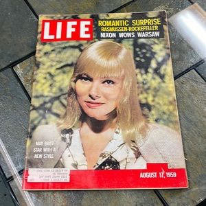 VINTAGE LIFE MAGAZINE AUGUST 17th 1959